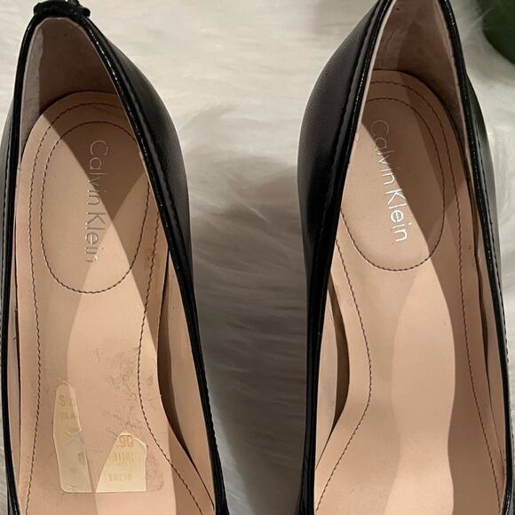 NEW Calvin Klein Wedge Flare Leather Peep Toe Pumps Black Size 6 NWOT - Picture 14 of 15